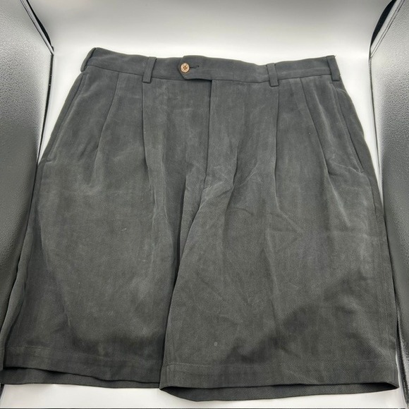 Jos A Bank Men'sGray Silk Pleated Golf Dress Shorts Size 35 - Picture 1 of 6
